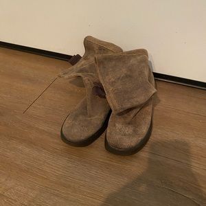 brown boots